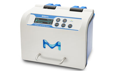 mPAGE® Lux Casting System for SDS-PAGE 使用 mPAGE® Lux 浇注系统快速浇注凝胶。