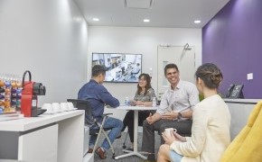 On-site viral clearance services 我们用户友好的设施让您能够借助我们的标准或混合服务,在透明且有保障的环境下开展病毒清除研究