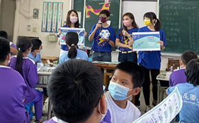 On The Go Children in a school setting.