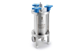 Pressure filtration vessel Stainless steel pressure filtration vessel with a secure clamp closure, mounted on support legs and designed for liquid filtration and sample preparation applications in laboratory and process environments.