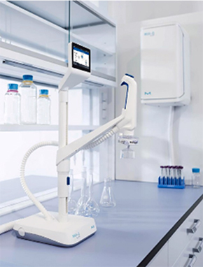 Milli-Q® IQ 7000 ultrapure water system with Q-POD® dispenser 配备 Q-POD<sup>®</sup> 取水器的壁挂式 Milli-Q<sup>®</sup> IQ 7000 纯水系统,安装在实验台面上