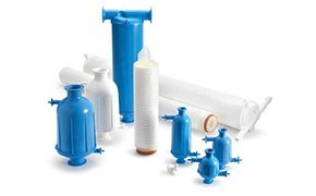 图片显示蓝白两色的不同介质过滤器。