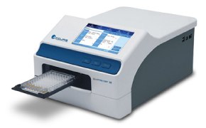 带微孔板支架的仪器产品图片。