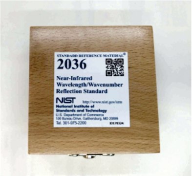 Near infrared wavelength/wavenumber reflection standard NIST&#174; SRM&#174; 2036