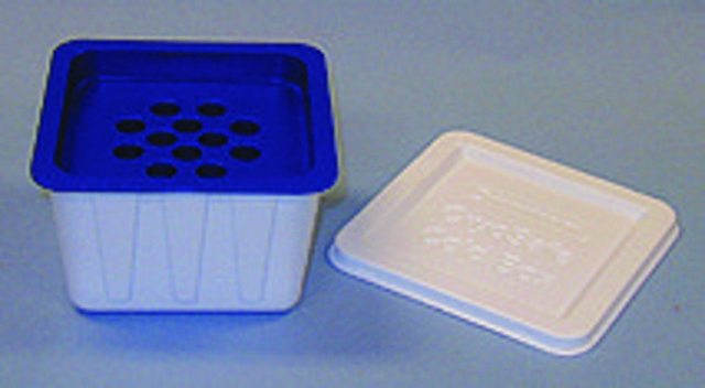 Scienceware&#174; Cryo-Safe&#8482; cold box insulated to maintain low temperature