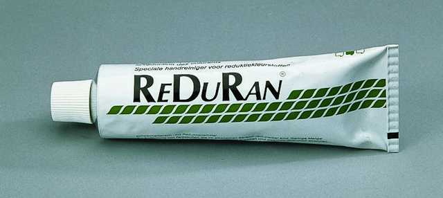 ReDuRan&#174; hand-washing cream removes dyes with powerful cleaning action