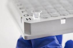 PeelASeal Foil™ individual access heat sealable film 96 foil seal spots, W × L 100 mm × 127 mm, pack of 5