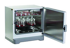 Eppendorf® New Brunswick™ S41i CO2 Incubator Shaker CO2 incubator shaker with inner shelf and touch screen control, 170L, 1 (2nd optional) shelves, AC/DC input 110 V, 50 - 60 Hz, diam. 2.5 cm , Orbit Diameter 1in