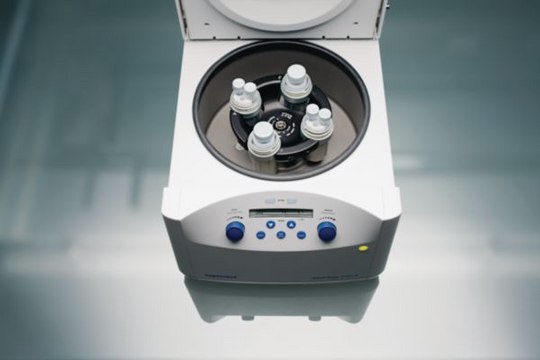 Eppendorf&#174; Centrifuge 5702 R G incl. rotor A-4-38 and 15/50 mL adapters, AC/DC input 230 V, 50 - 60 Hz (GB plug)