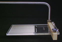 Glass microreactor XXL with fixing device and rod