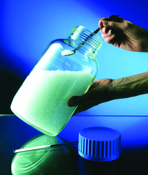 Duran&#174; GLS 80 wide mouth graduated laboratory bottles with cap and pouring ring capacity 500&#160;mL