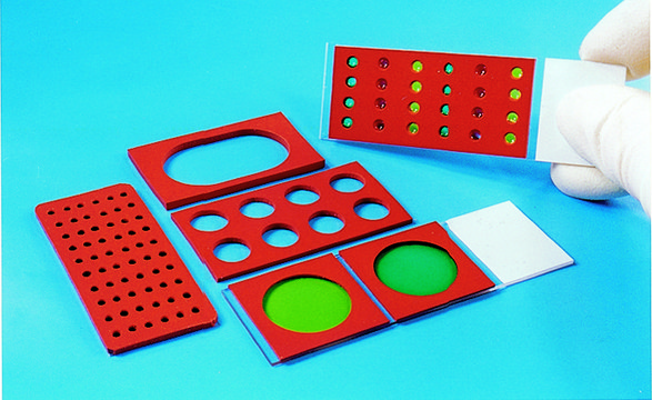 Silicone isolators, Press-to-Seal 1 well, D × L × W 1.0&#160;mm × 32&#160;mm × 19&#160;mm, silicone/adhesive, oblong