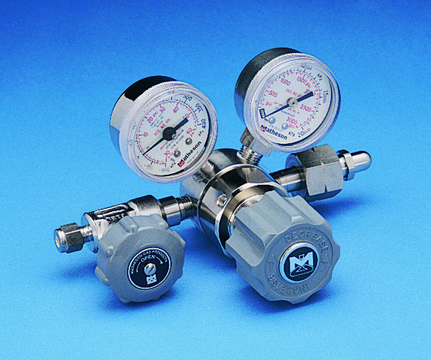 Matheson&#8482; stainless steel gas regulator dual-stage, CGA Inlet size 330, delivery pressure 2-30&#160;psig