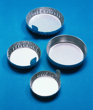 Disposable aluminum dishes crimped sides with finger-grip handle, capacity 20&#160;mL, dish diam. 43&#160;mm