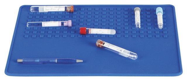 Reversable Silicone lab mat One gridded side, L × W × thickness 14.9&#160;in. × 12&#160;in. × 0.1&#160;in., blue