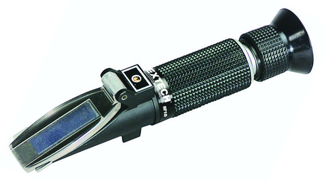 Extech Portable Sucrose Brix Refractometer (0 to 32%)