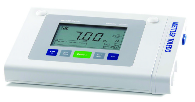 Mettler Toledo FiveEasy&#8482; pH / mV bench meter model, F20, meter only, AC/DC input 230 V AC, universal plug set